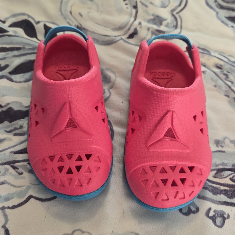 Reebok Kids Ventureflex Bright Pink Water Shoes (NEW)